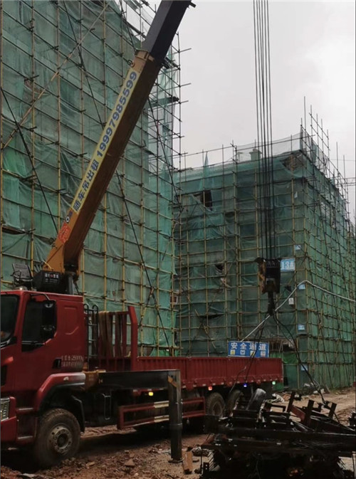 南岗区“慢工细活”—— 吊车的 “微动控制” 技术